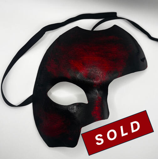 Traditional dual tone, red/black, half face Traditional dual tone, red/black, half face